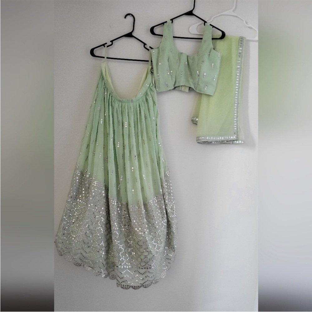 Elegant Green and Silver Embellished Dress Set Lengah